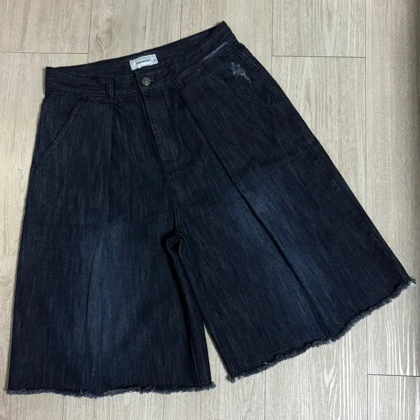 [BUNJANG] 999 Humanity Cutting Edge Denim Bermuda Shorts Indigo / [2]999휴머니티 컷팅 엣지 데님 버뮤다 팬츠 인디고