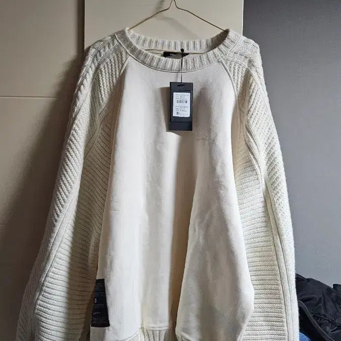 [SOLD OUT] 송지오옴므 아이보리 니트 소매 맨투맨