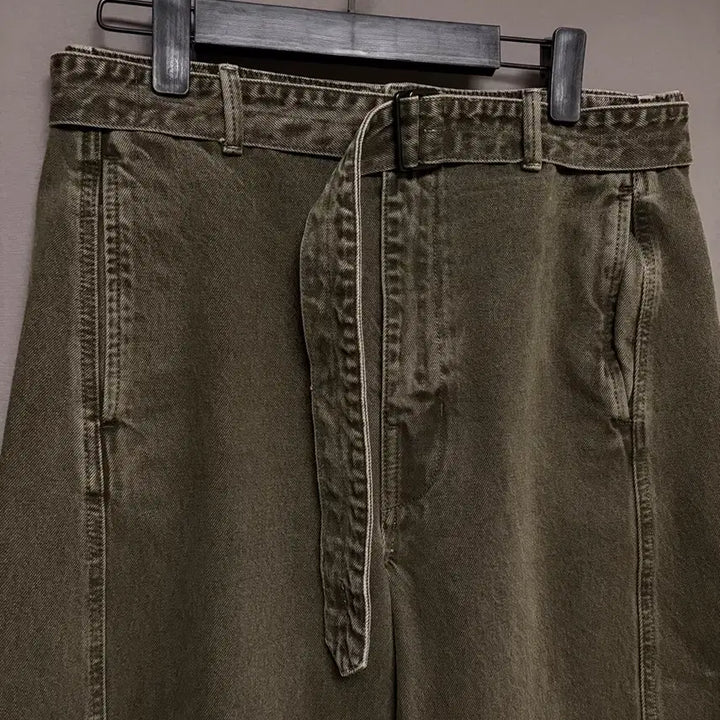 [SOLD OUT] [M] 25FW 르메르 트위스티드 벨티드 데님 Moss Green