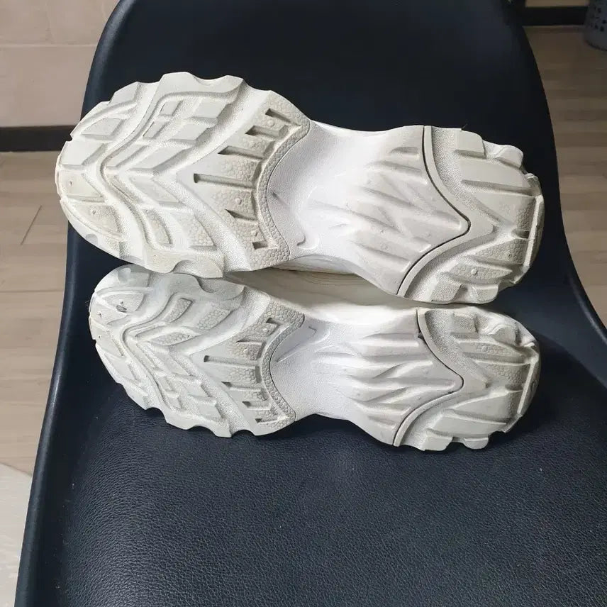 [SOLD OUT] 나이키 운동화 화이트 235