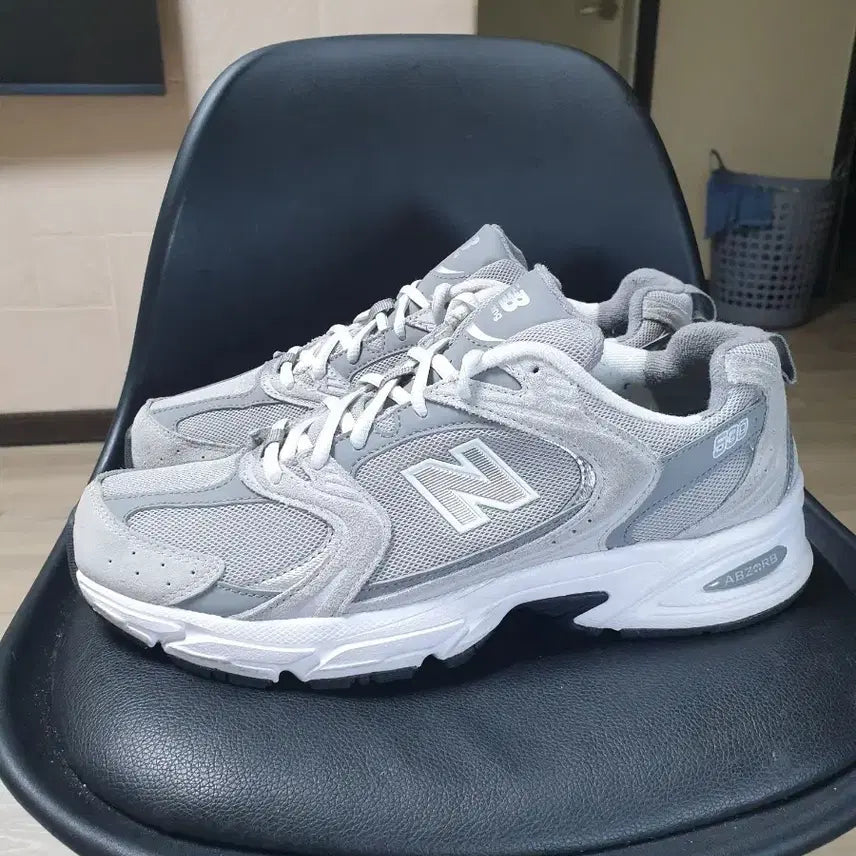 [SOLD OUT] 뉴발란스 530 회색 운동화(270)