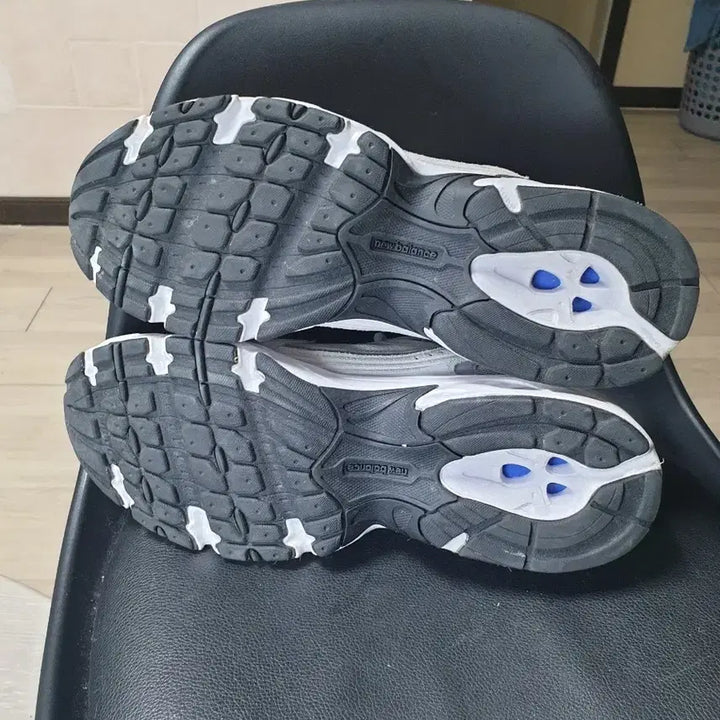 [SOLD OUT] 뉴발란스 530 회색 운동화(270)