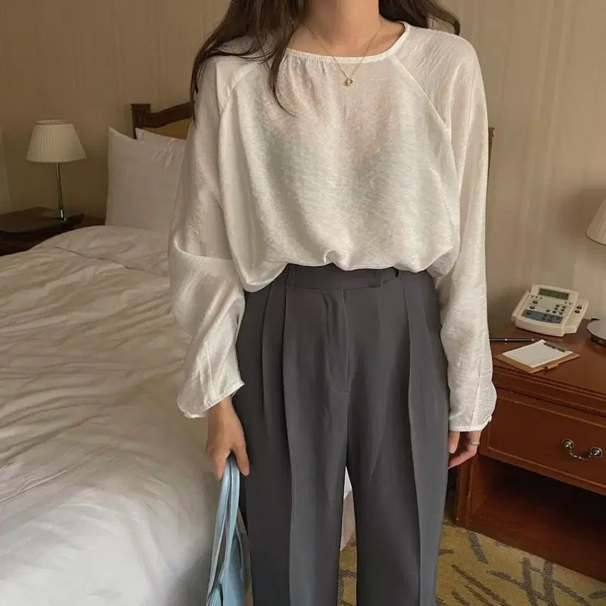 [BUNJANG] Round Neck Loose Fit Long Sleeve Blouse / 봄 라운드넥 뒷단추 루즈핏 오버핏 긴팔 블라우스 에이블리 지그재그