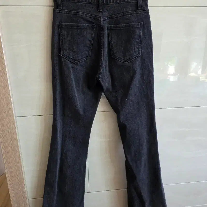 [BUNJANG] High-Waist Black Semi-Bootcut Jeans / 하이웨스트 세미 부츠컷 청바지 흑청