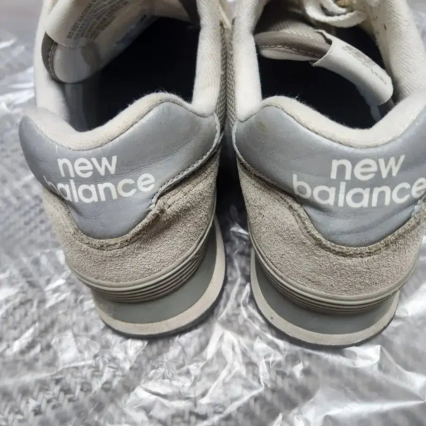 [BUNJANG] New Balance 574 Grey Sneakers (Size 265) / 리/뉴발란스 574 그레이 스니커즈265