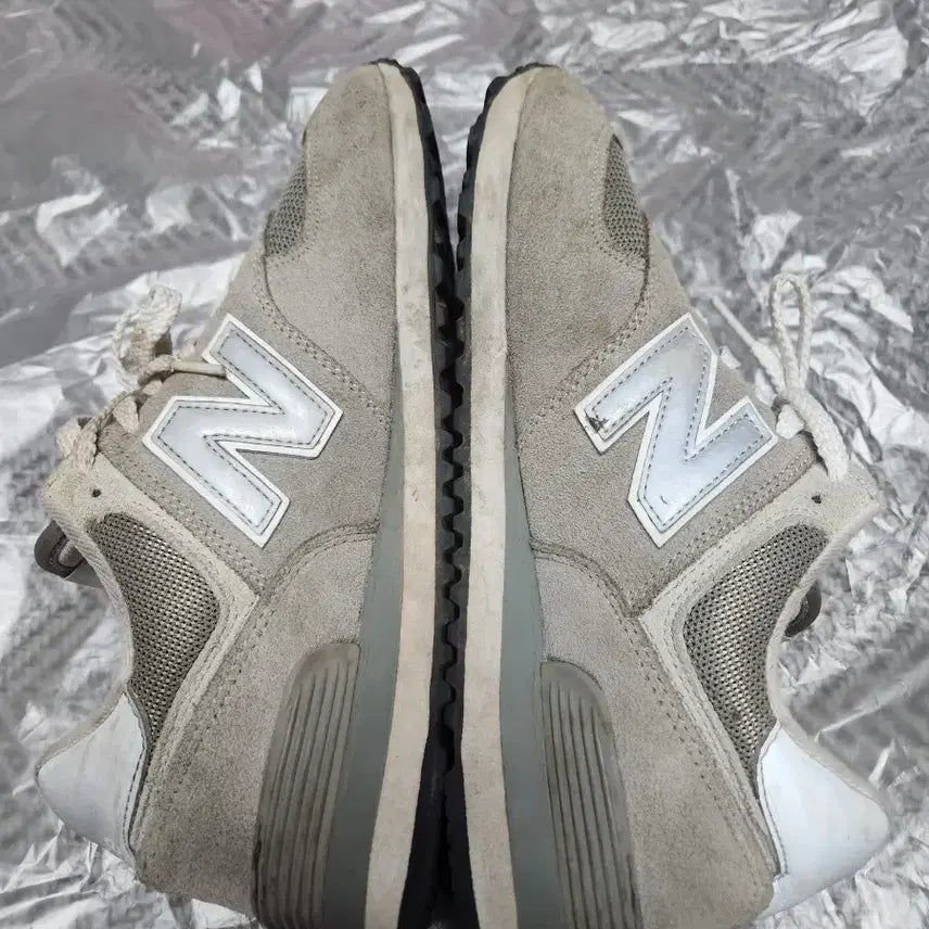 [BUNJANG] New Balance 574 Grey Sneakers (Size 265) / 리/뉴발란스 574 그레이 스니커즈265