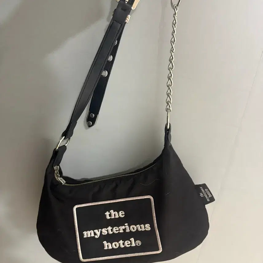 [BUNJANG] The Mysterious Hotel Shoulder Bag / 더미스테리어스호텔 가방