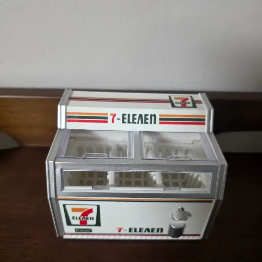 [BUNJANG] 7-Eleven Refrigerator Miniature / 세븐일레븐 냉장고 미니어처