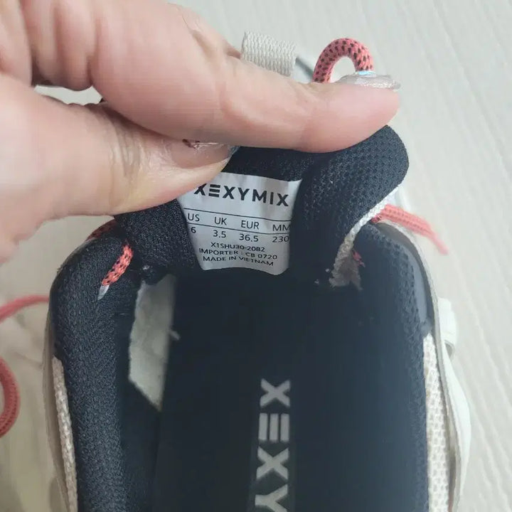 [BUNJANG] Xexymix White Ugly Sneakers / 젝시믹스 화이트 어글리 운동화