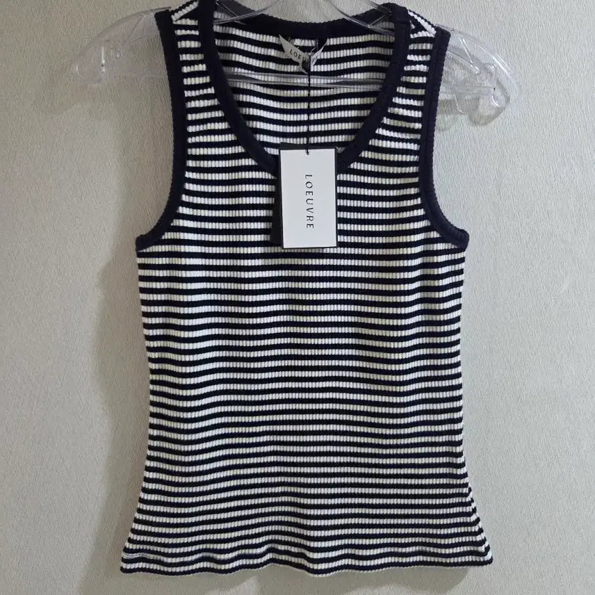 [SOLD OUT] 루에브르 U-neck Sleeveless Top