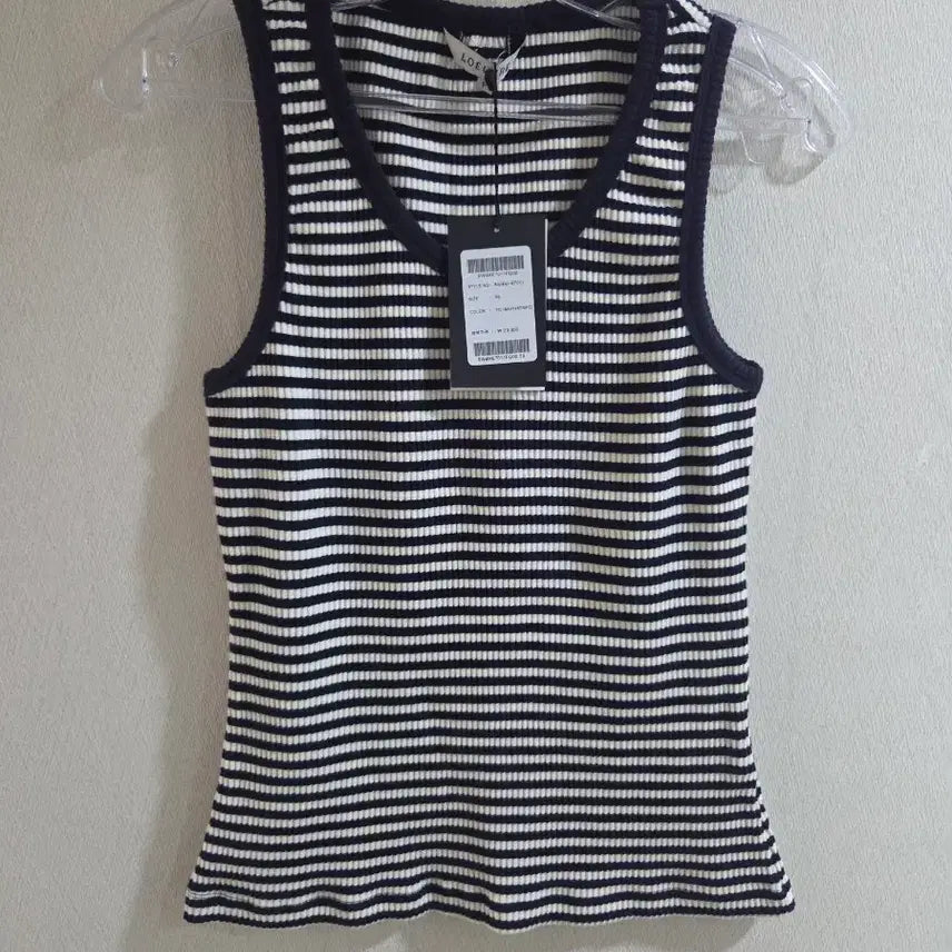 [SOLD OUT] 루에브르 U-neck Sleeveless Top