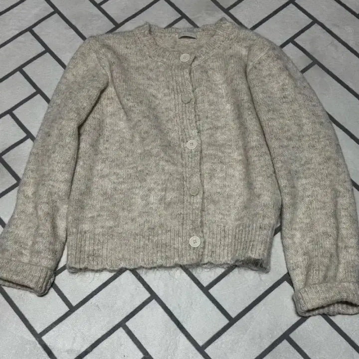 [BUNJANG] Roem Ivory Knit Cardigan / 로엠 아이보리 니트 가디건
