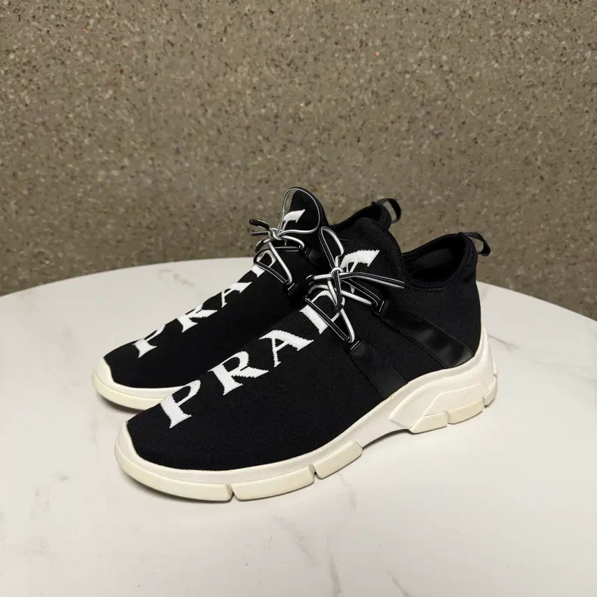 [BUNJANG] Prada Knit Sneakers / [7사이즈]프라다 블랙 로고 니트 스니커즈