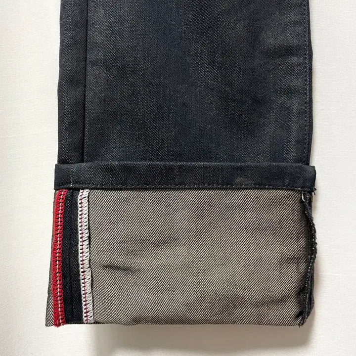 [SOLD OUT] Evisu 에비수 오사카 여성 슬림핏 생지 흑청 데님팬츠 26
