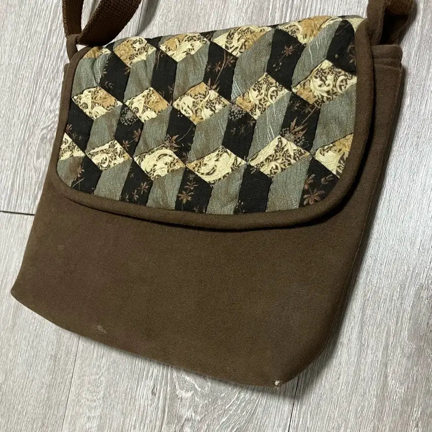 [BUNJANG] Vintage Pattern Crossbody Bag / 빈티지 패턴 크로스백