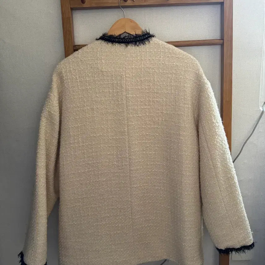 [BUNJANG] The Centaur Oversized Quilted Tweed Jacket Ivory / 더센토르 오버사이즈 퀄팅 트위드 자켓 하트 금장 단추 아이보리