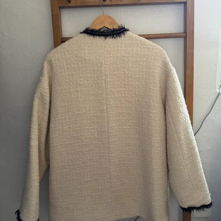 [BUNJANG] The Centaur Oversized Quilted Tweed Jacket Ivory / 더센토르 오버사이즈 퀄팅 트위드 자켓 하트 금장 단추 아이보리