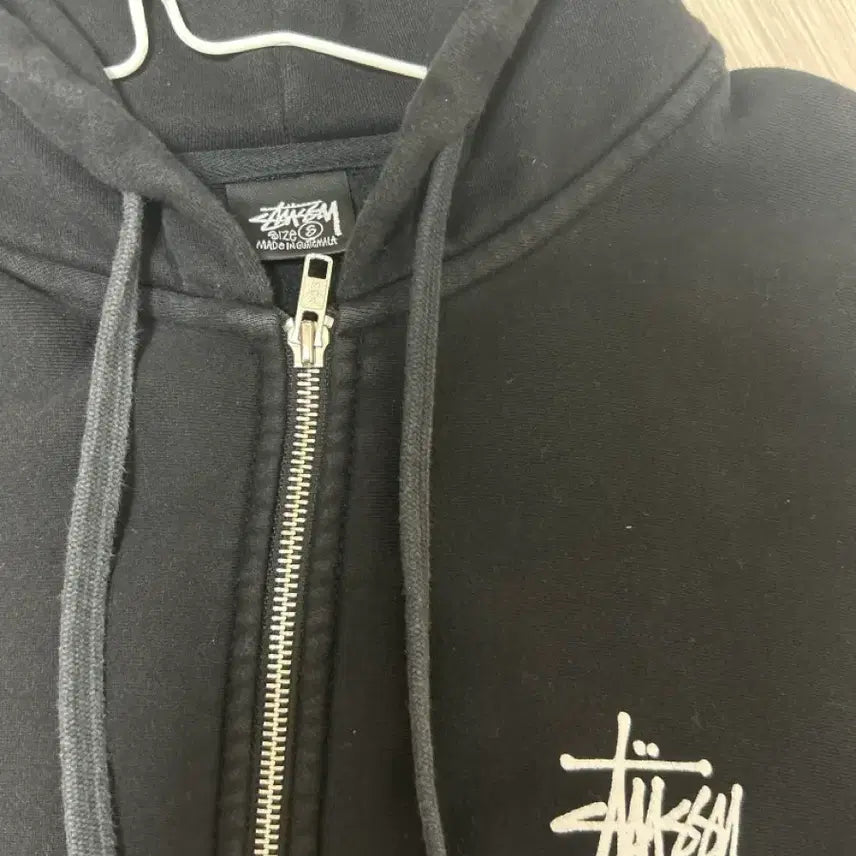 [SOLD OUT] 스투시 블랙 후드집업