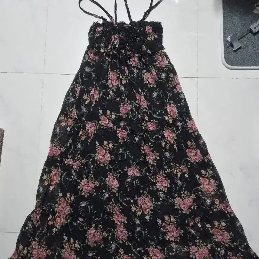 [SOLD OUT] 일본브랜드 블랙 꽃무늬 맥시원피스