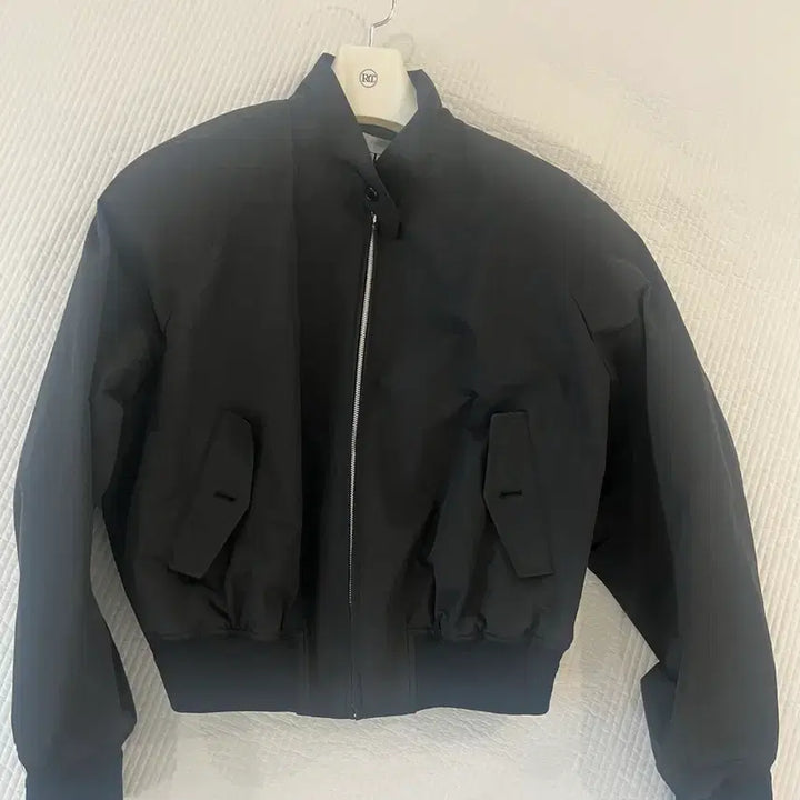 [SOLD OUT] 렉토 크롭 해링턴 점퍼 블랙컬러 엠사이즈
