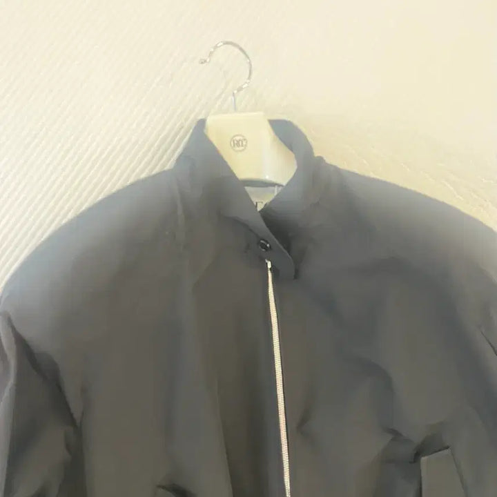 [SOLD OUT] 렉토 크롭 해링턴 점퍼 블랙컬러 엠사이즈