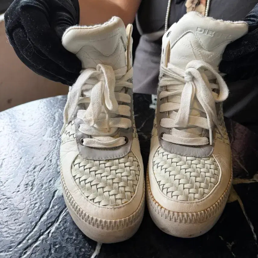 [BUNJANG] Diesel High-Top White Sneakers / 디젤 하이탑 화이트스니커즈 255