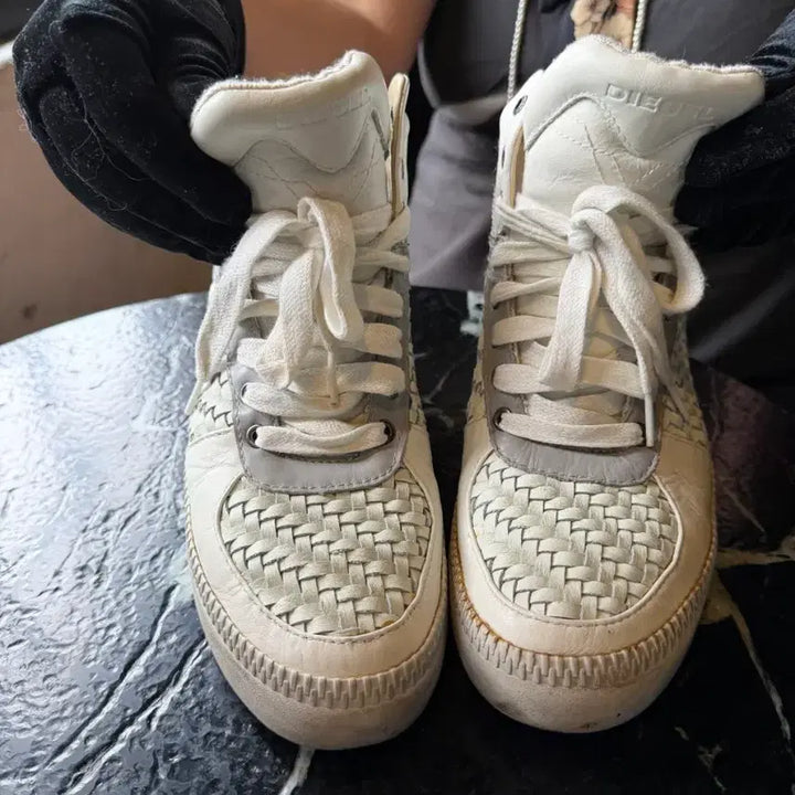 [BUNJANG] Diesel High-Top White Sneakers / 디젤 하이탑 화이트스니커즈 255