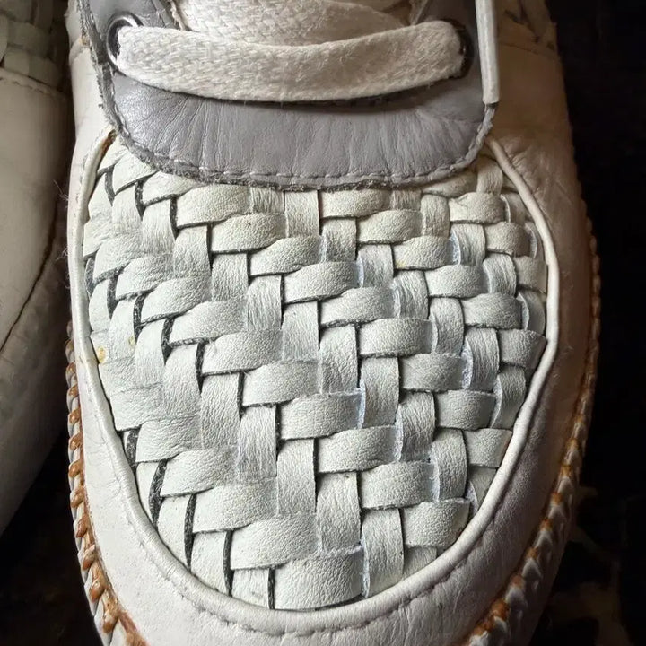 [BUNJANG] Diesel High-Top White Sneakers / 디젤 하이탑 화이트스니커즈 255