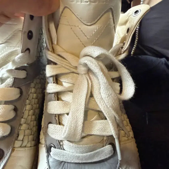 [BUNJANG] Diesel High-Top White Sneakers / 디젤 하이탑 화이트스니커즈 255