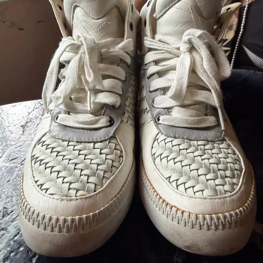[BUNJANG] Diesel High-Top White Sneakers / 디젤 하이탑 화이트스니커즈 255