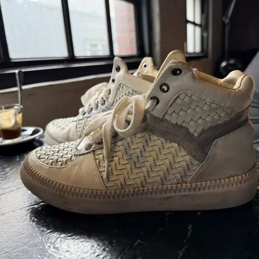 [BUNJANG] Diesel High-Top White Sneakers / 디젤 하이탑 화이트스니커즈 255