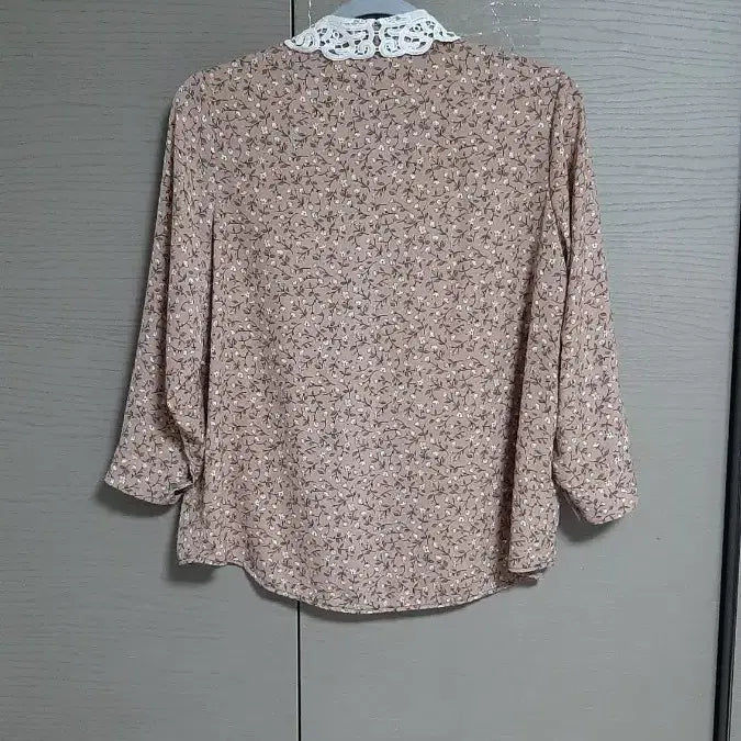 [SOLD OUT] 작은꽃무늬9부소매블라우스