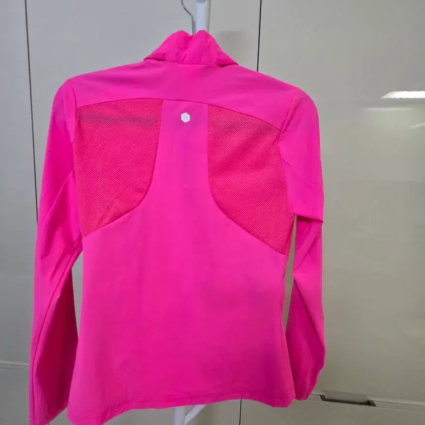 [SOLD OUT] 데상트 핑크 여성 바람막이 자켓