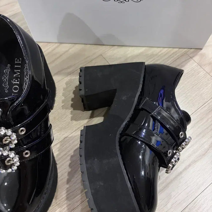 [SOLD OUT] 노에미 W링 매니쉬 통굽 신발 양산형 지뢰계 판매