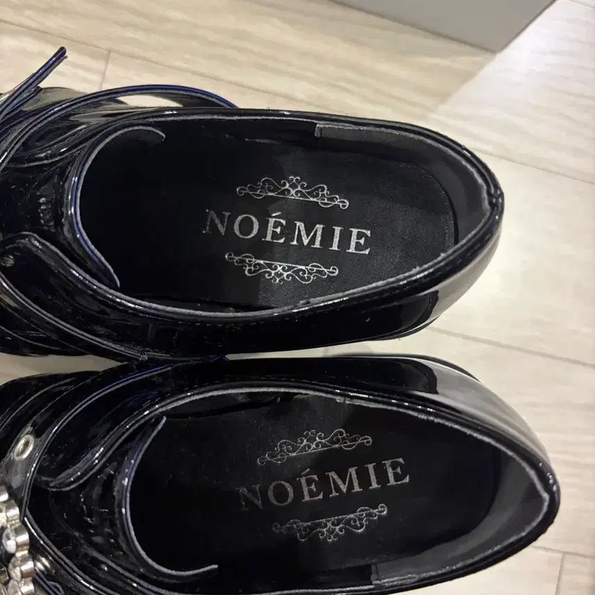 [SOLD OUT] 노에미 W링 매니쉬 통굽 신발 양산형 지뢰계 판매