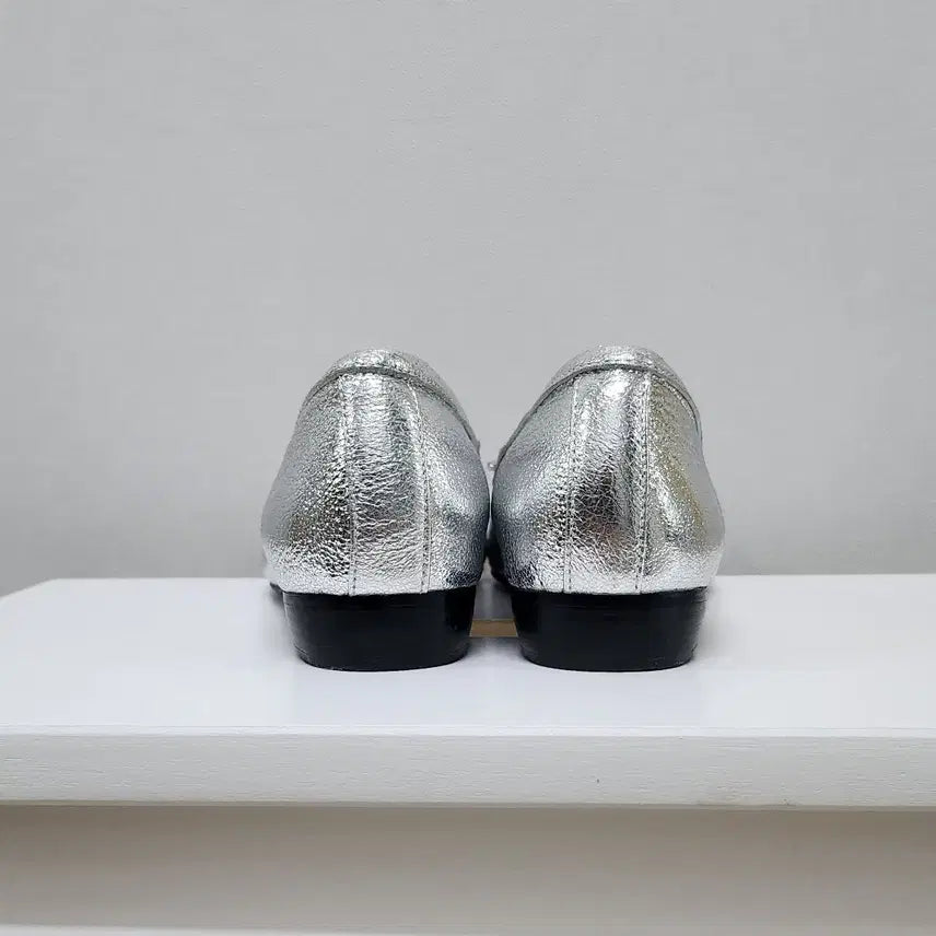 [SOLD OUT] 슈콤마보니 뽐 플랫 슈즈 ( 실버 ) 235 천연양가죽
