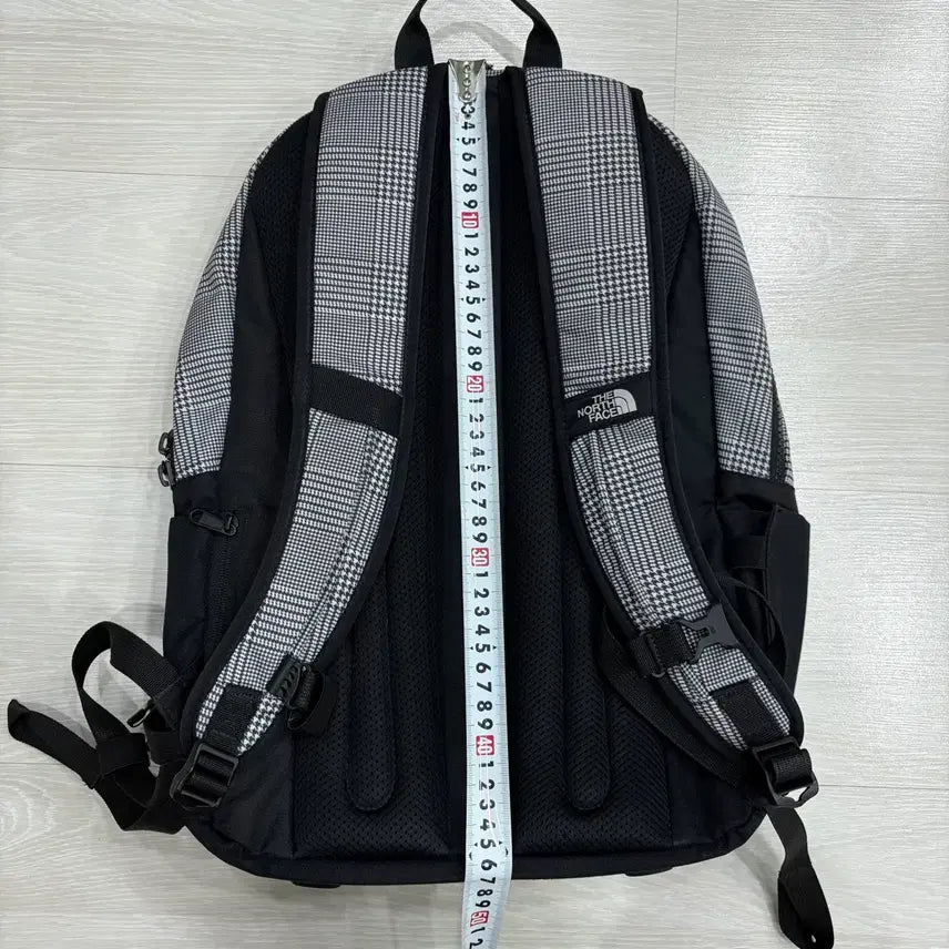 [SOLD OUT] 노스페이스 화이트라벨 그레이 체크 백팩 가방