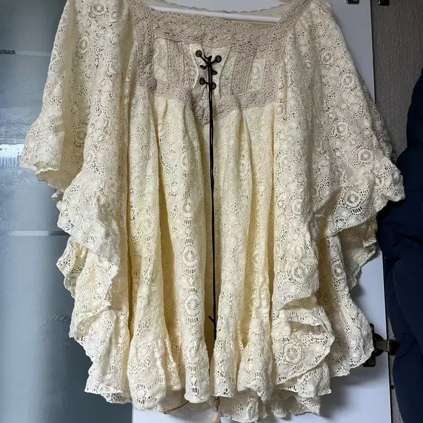 [BUNJANG] Ivory Lace Frill Blouse / 아이보리 레이스 프릴 블라우스