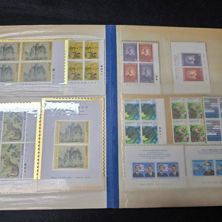 [BUNJANG] Vintage Commemorative Stamp Album / 레트로 빈티지 근대사 기념 우표 앨범