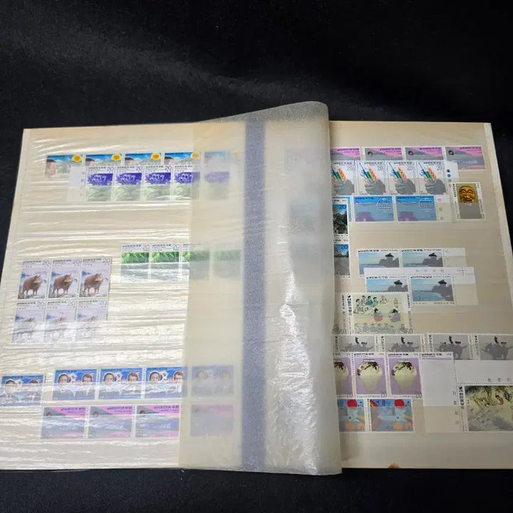[BUNJANG] Vintage Commemorative Stamp Album / 레트로 빈티지 근대사 기념 우표 앨범