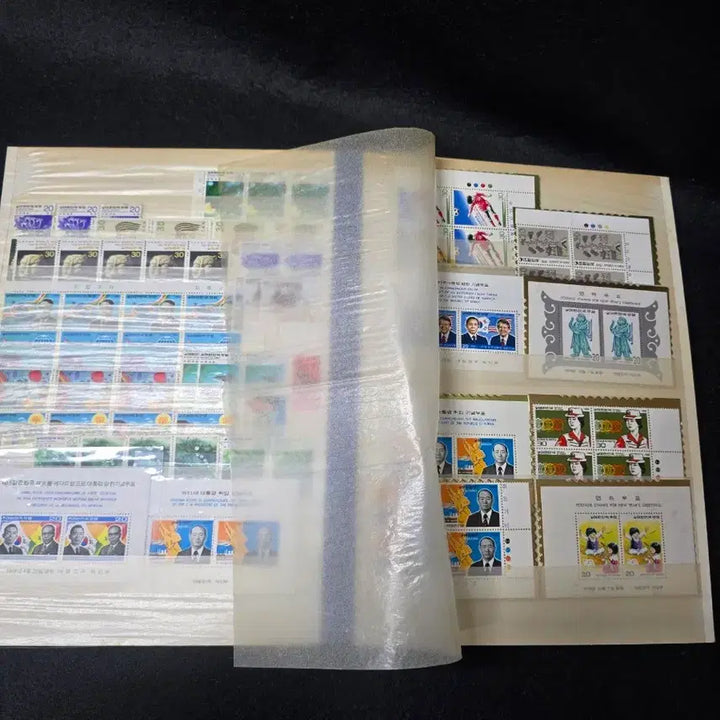 [BUNJANG] Vintage Commemorative Stamp Album / 레트로 빈티지 근대사 기념 우표 앨범