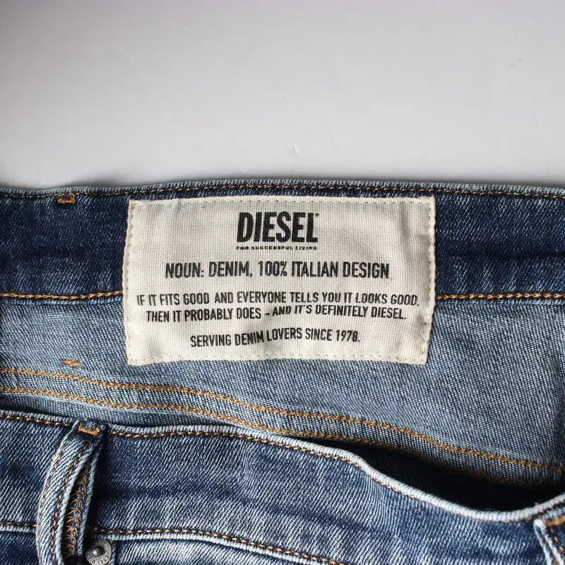 [BUNJANG] Diesel Slim Straight Denim Jeans / 디젤 중청 워싱 슬림 스트레이트 데님