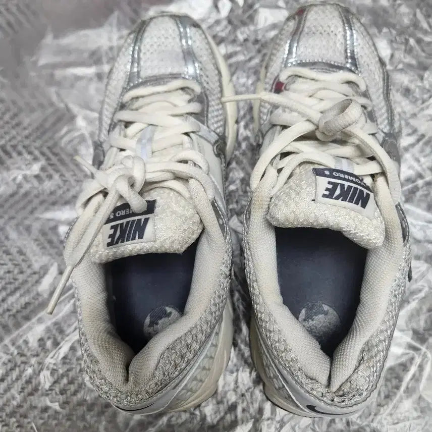 [BUNJANG] Nike Vomero 5 Silver/White Sneakers / 나이키 Vomero 5 운동화 실버/화이트 270