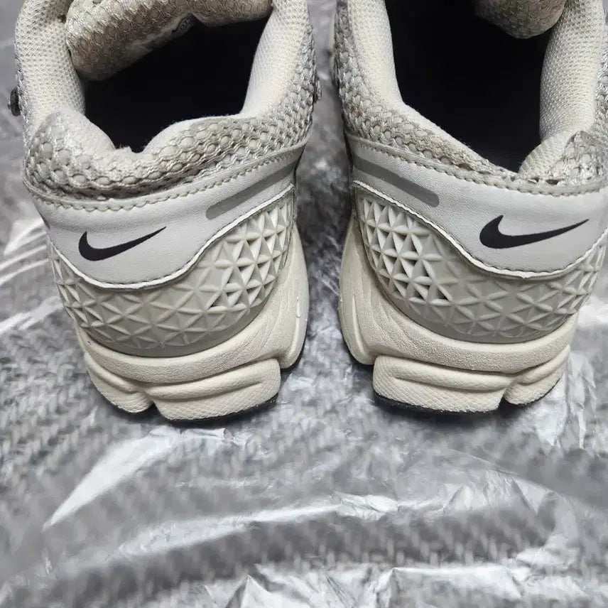 [BUNJANG] Nike Vomero 5 Silver/White Sneakers / 나이키 Vomero 5 운동화 실버/화이트 270