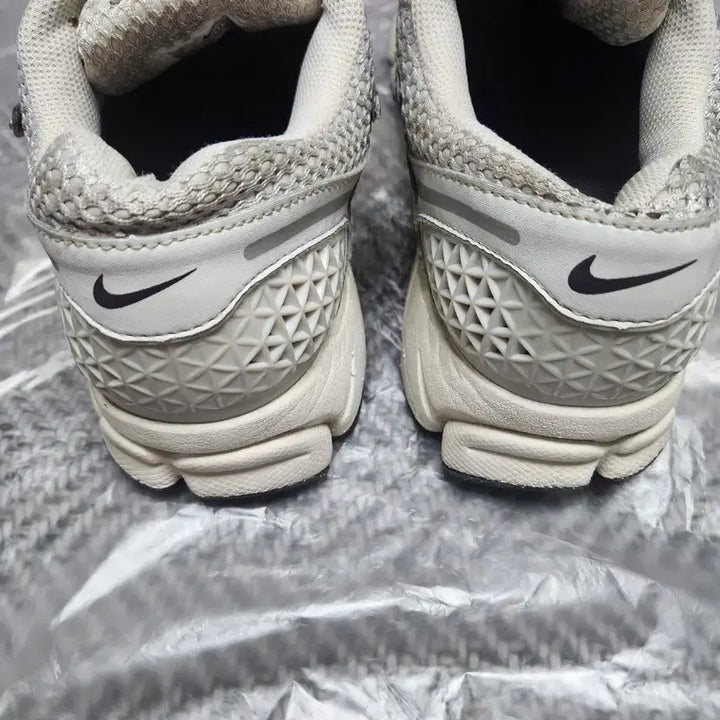 [BUNJANG] Nike Vomero 5 Silver/White Sneakers / 나이키 Vomero 5 운동화 실버/화이트 270