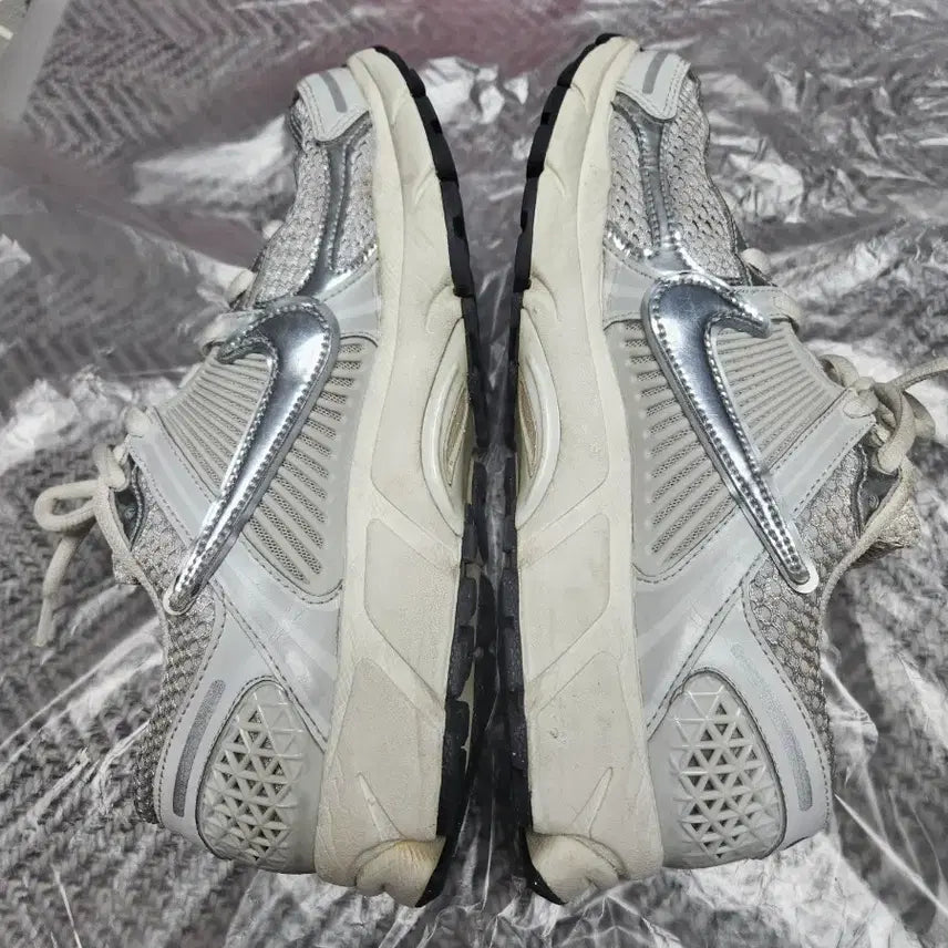 [BUNJANG] Nike Vomero 5 Silver/White Sneakers / 나이키 Vomero 5 운동화 실버/화이트 270