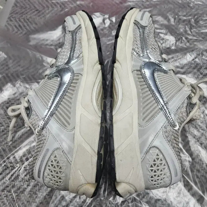 [BUNJANG] Nike Vomero 5 Silver/White Sneakers / 나이키 Vomero 5 운동화 실버/화이트 270