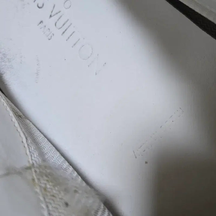 [SOLD OUT] 루이비통 오프쇼어 스니커즈 8사이즈.