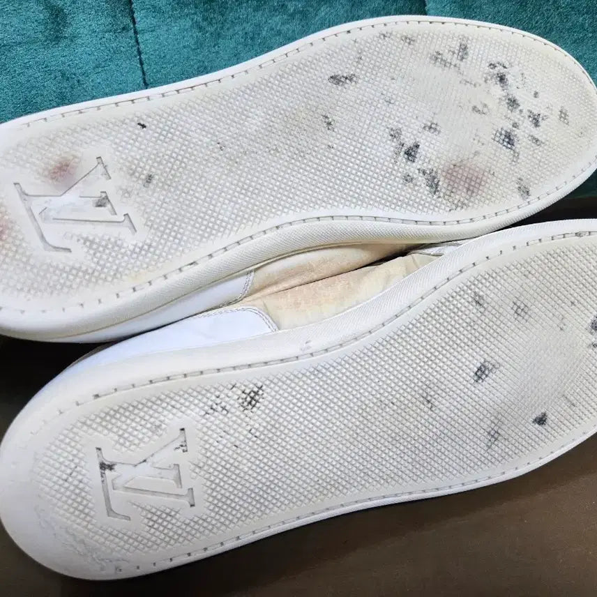 [SOLD OUT] 루이비통 오프쇼어 스니커즈 8사이즈.