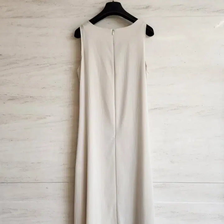 [SOLD OUT] 보브 크롭자켓+나이스클랍 슬리브리스 플리츠 원피스 프리사이즈